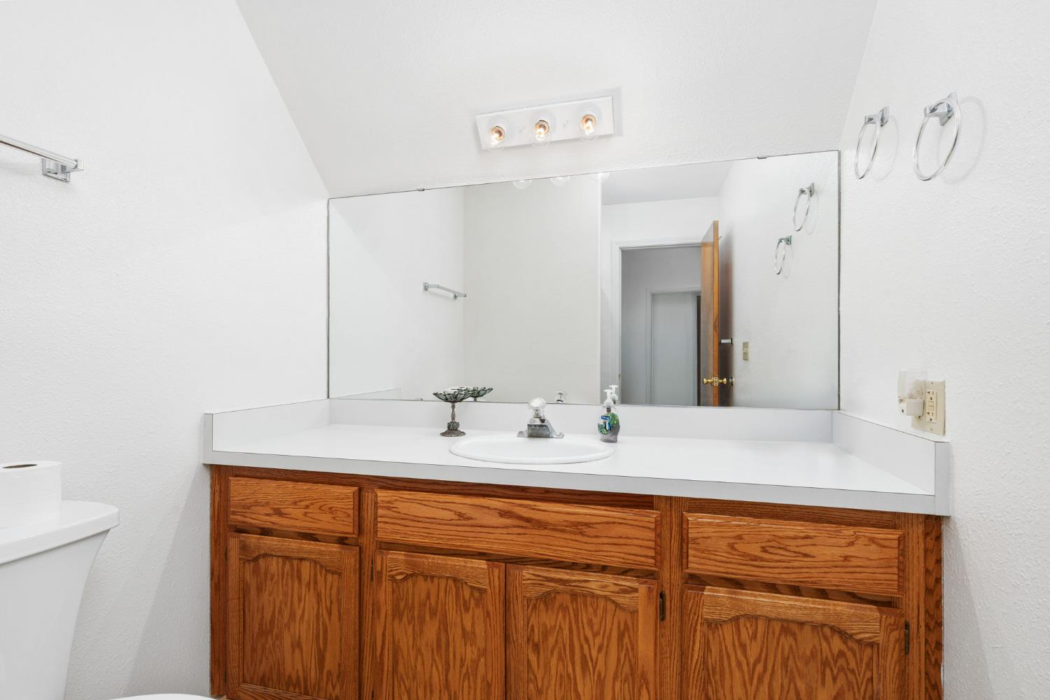 38018 Glenwood Ln, Shaver Lake, CA 93664