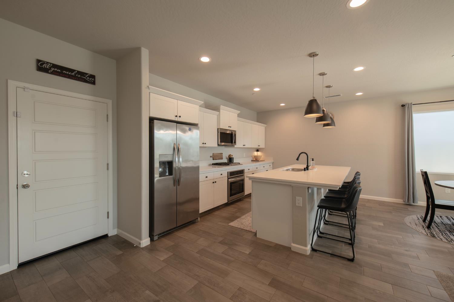 2020 Descanso Ave, Clovis, CA 93619