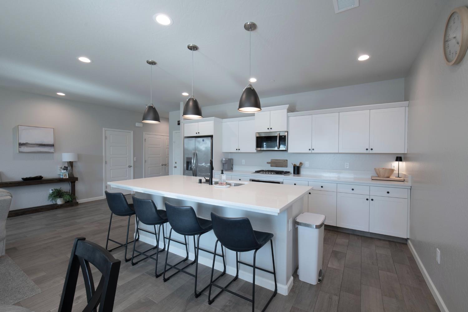 2020 Descanso Ave, Clovis, CA 93619