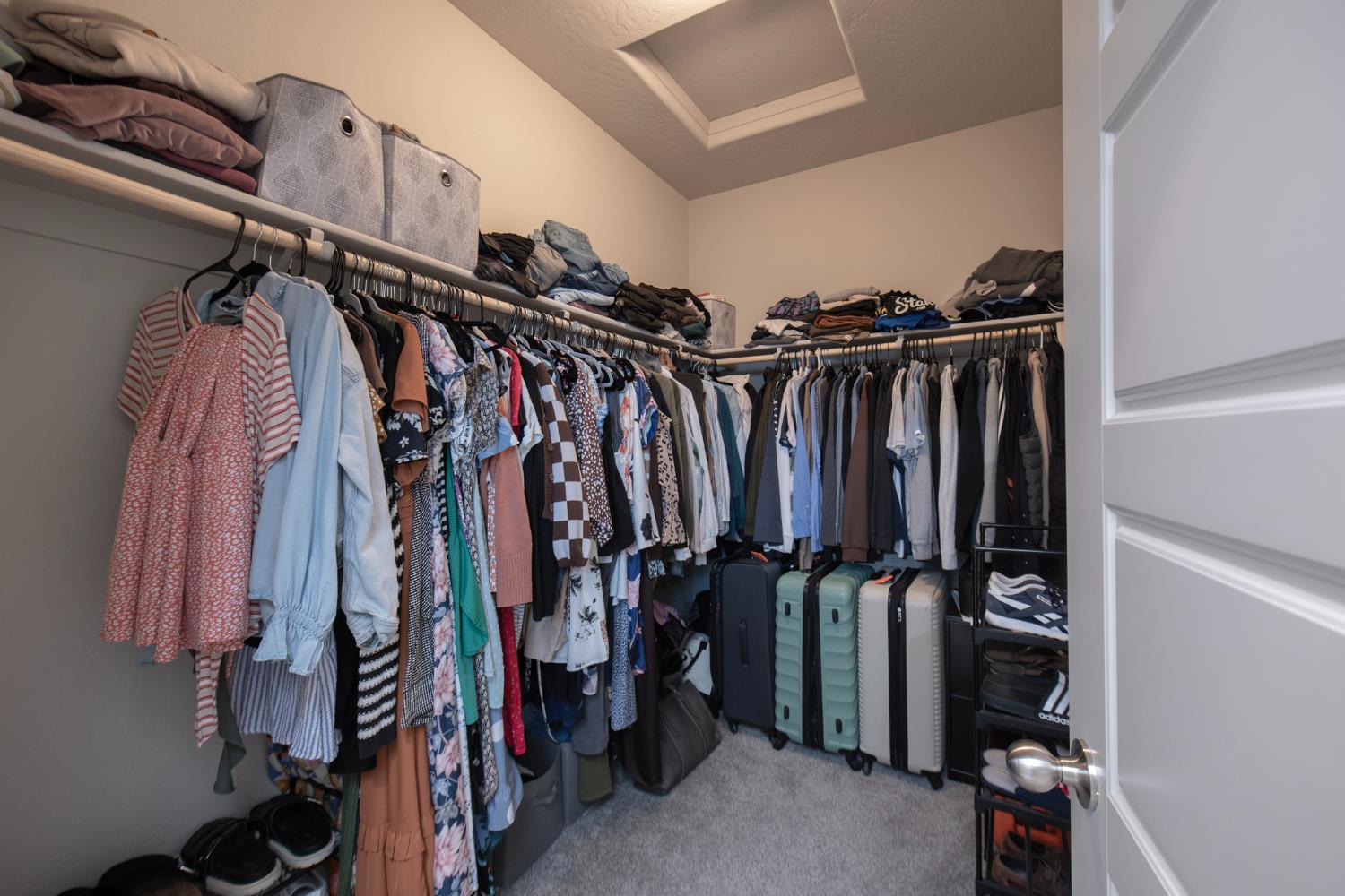 2020 Descanso Ave, Clovis, CA 93619