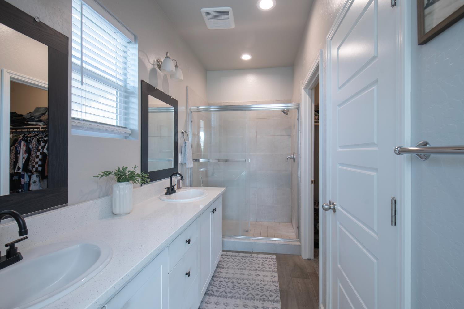 2020 Descanso Ave, Clovis, CA 93619