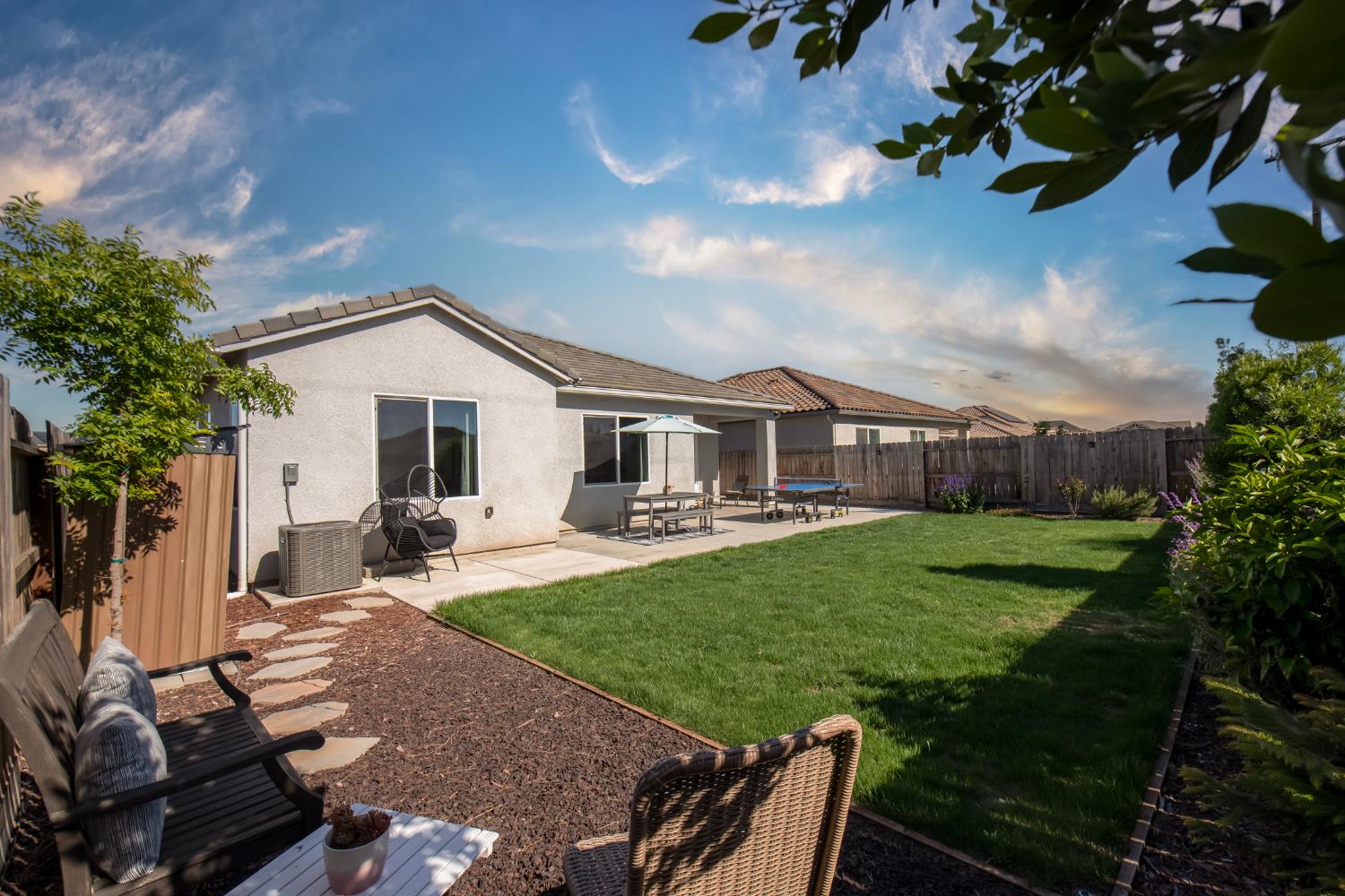 2020 Descanso Ave, Clovis, CA 93619