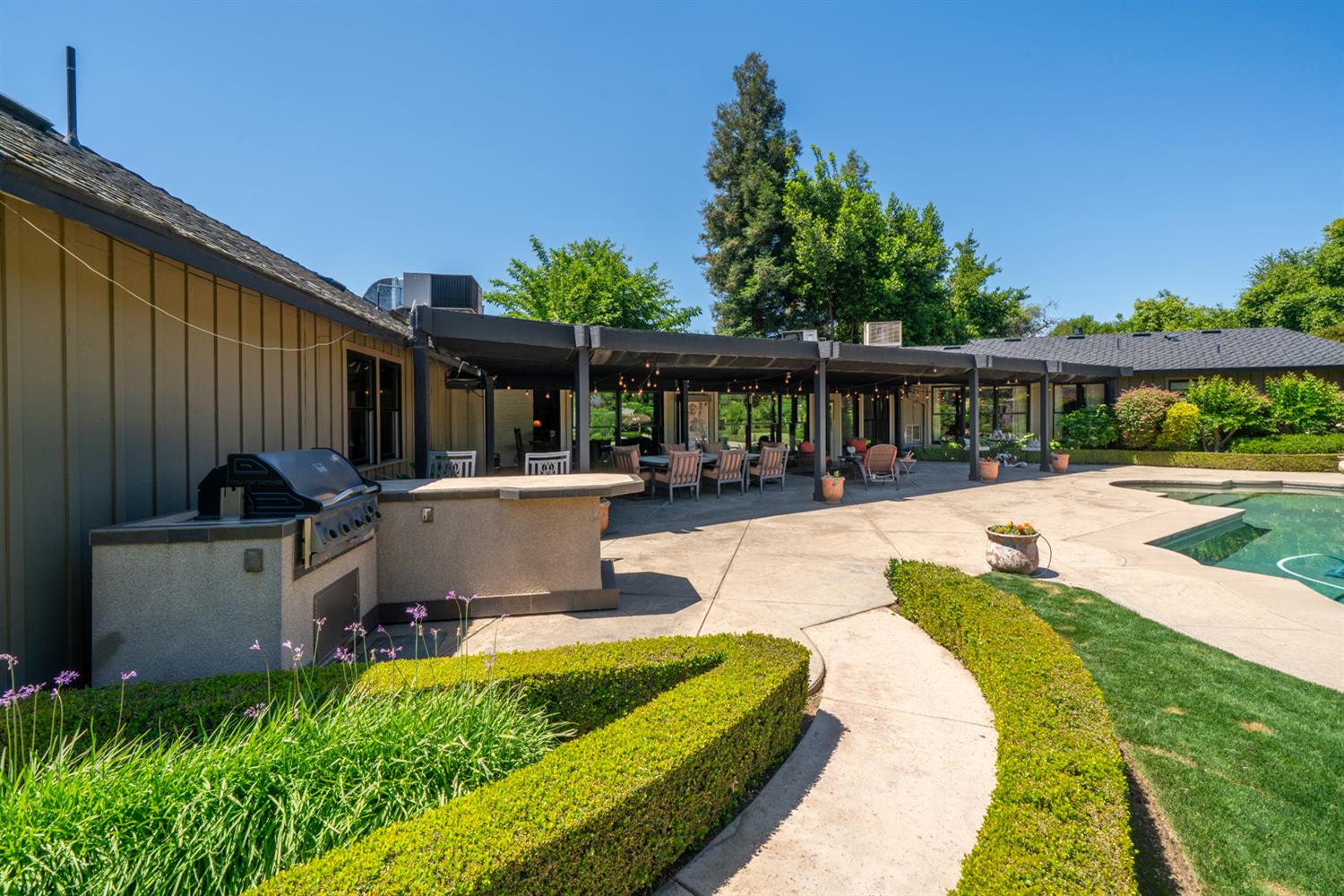 4886 N Arcade Ave, Fresno, CA 93704