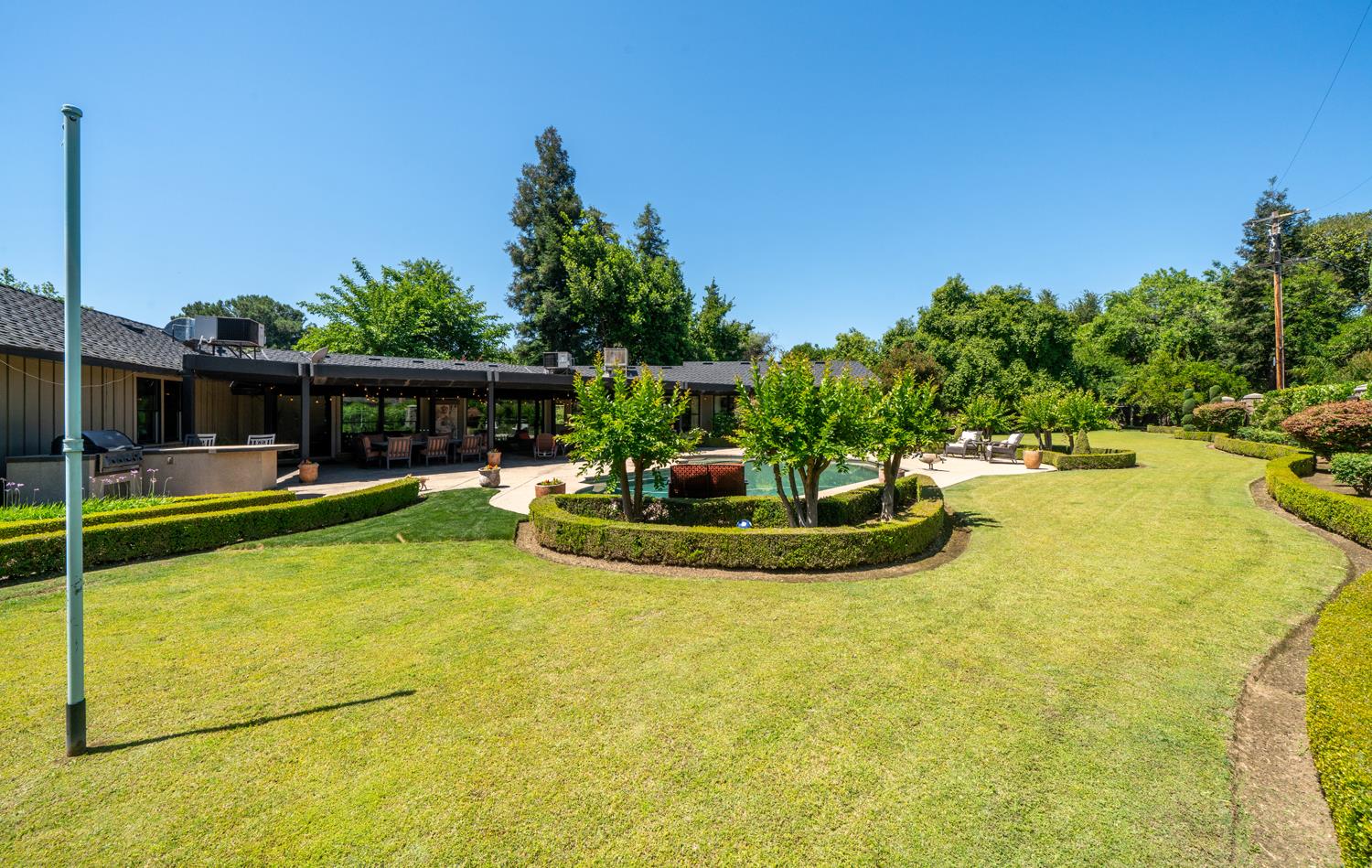 4886 N Arcade Ave, Fresno, CA 93704