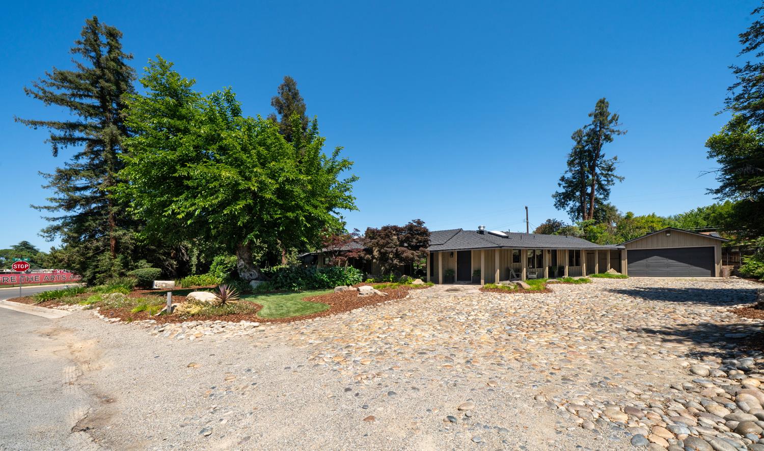 4886 N Arcade Ave, Fresno, CA 93704