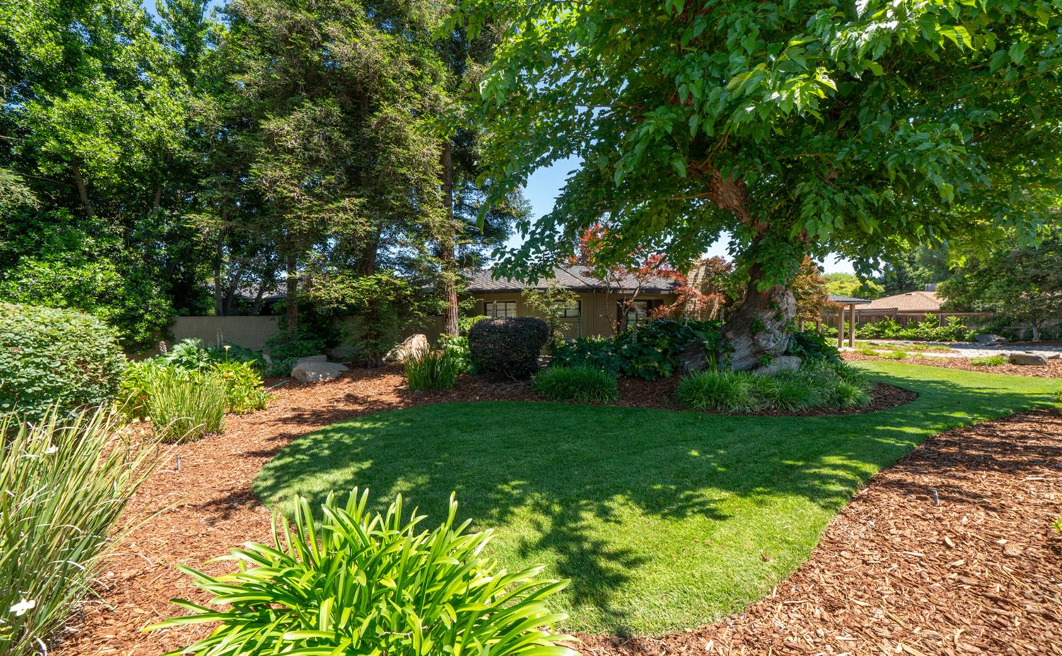 4886 N Arcade Ave, Fresno, CA 93704