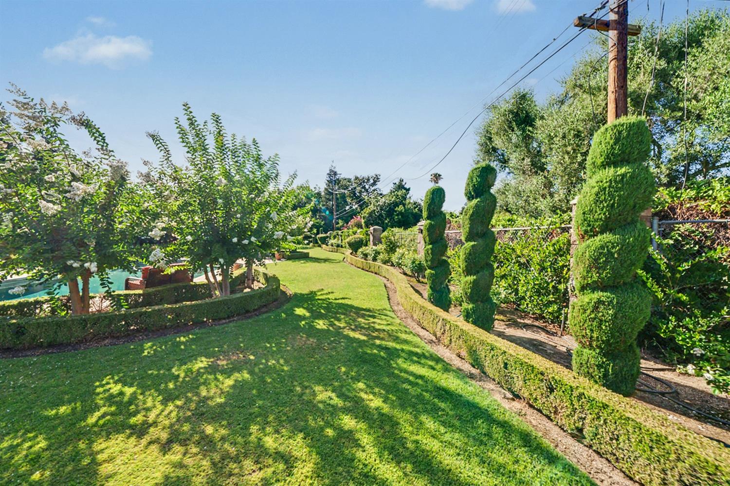 4886 N Arcade Ave, Fresno, CA 93704