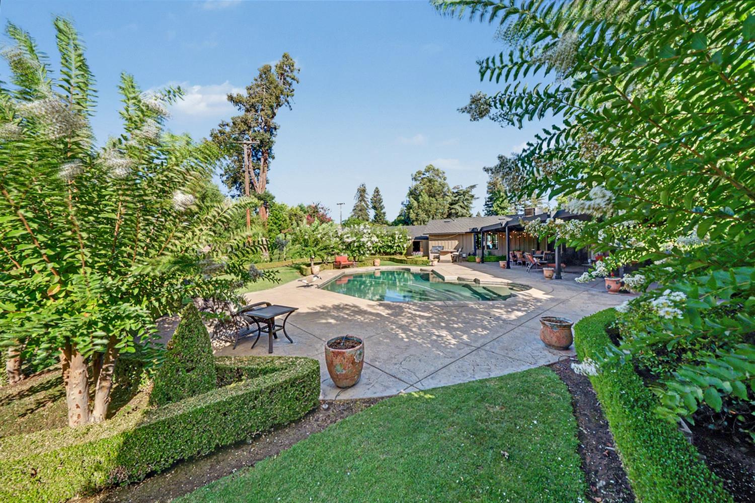 4886 N Arcade Ave, Fresno, CA 93704