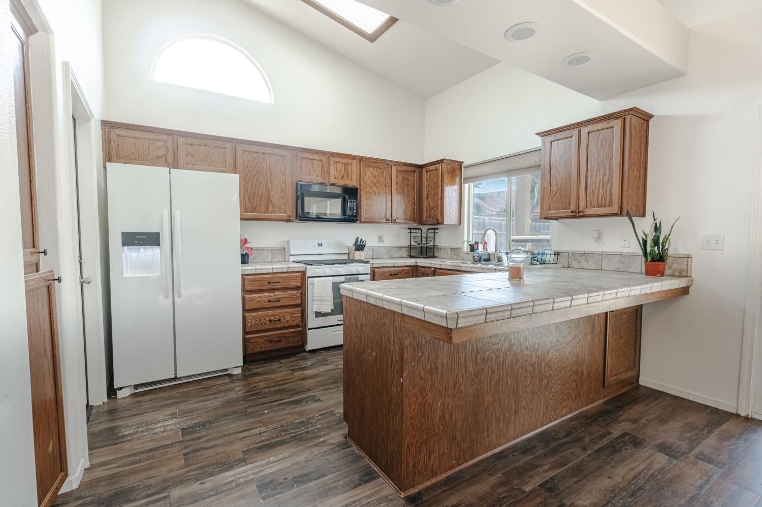 7443 Ensminger Ave, Tulare, CA 93291