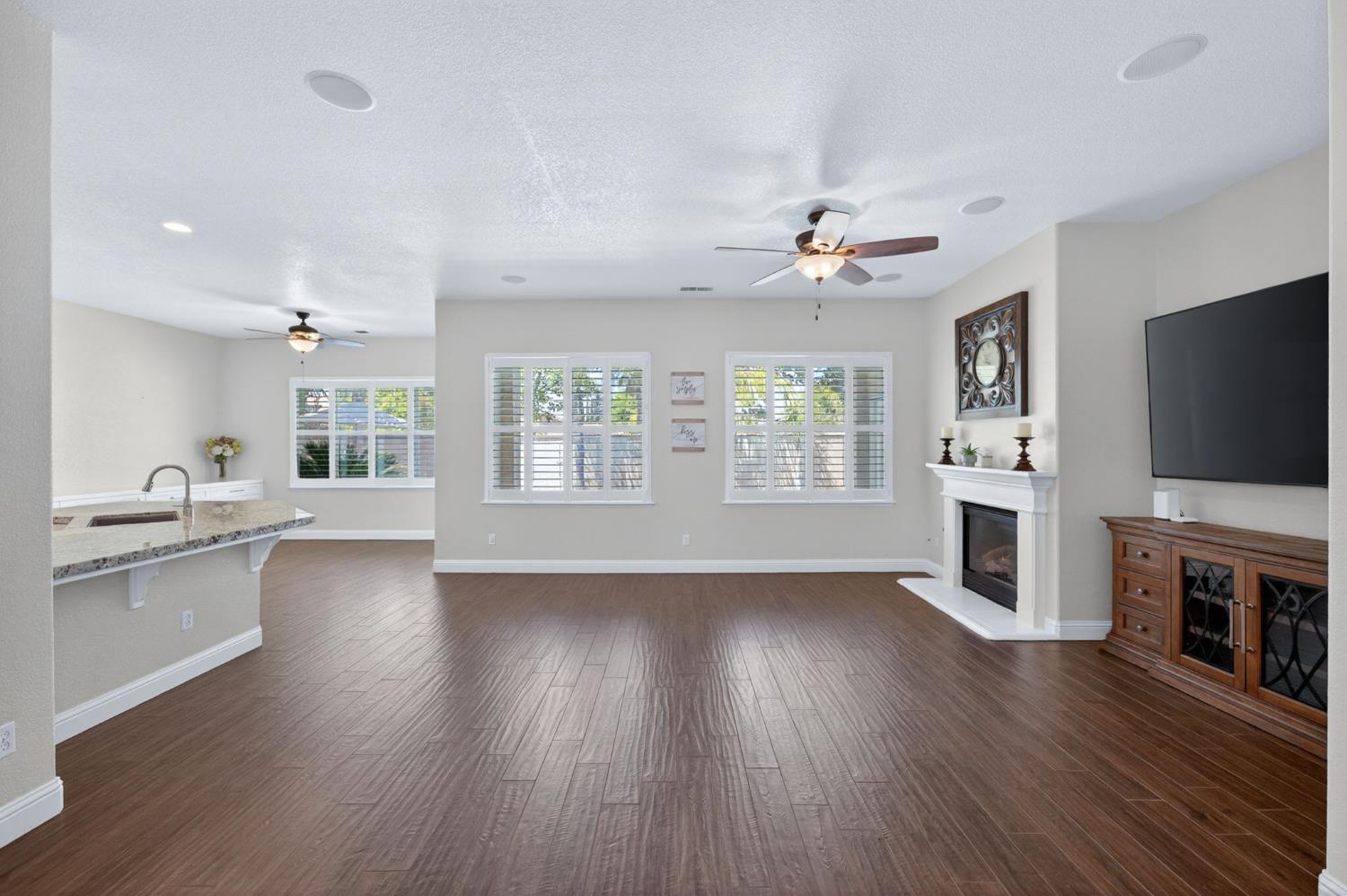 2319 Prescott Ave, Clovis, CA 93619