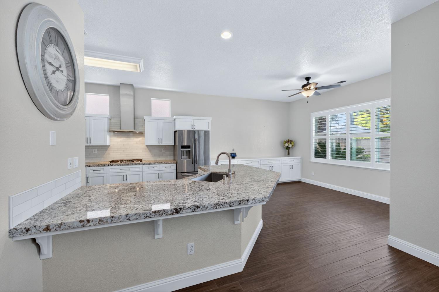 2319 Prescott Ave, Clovis, CA 93619