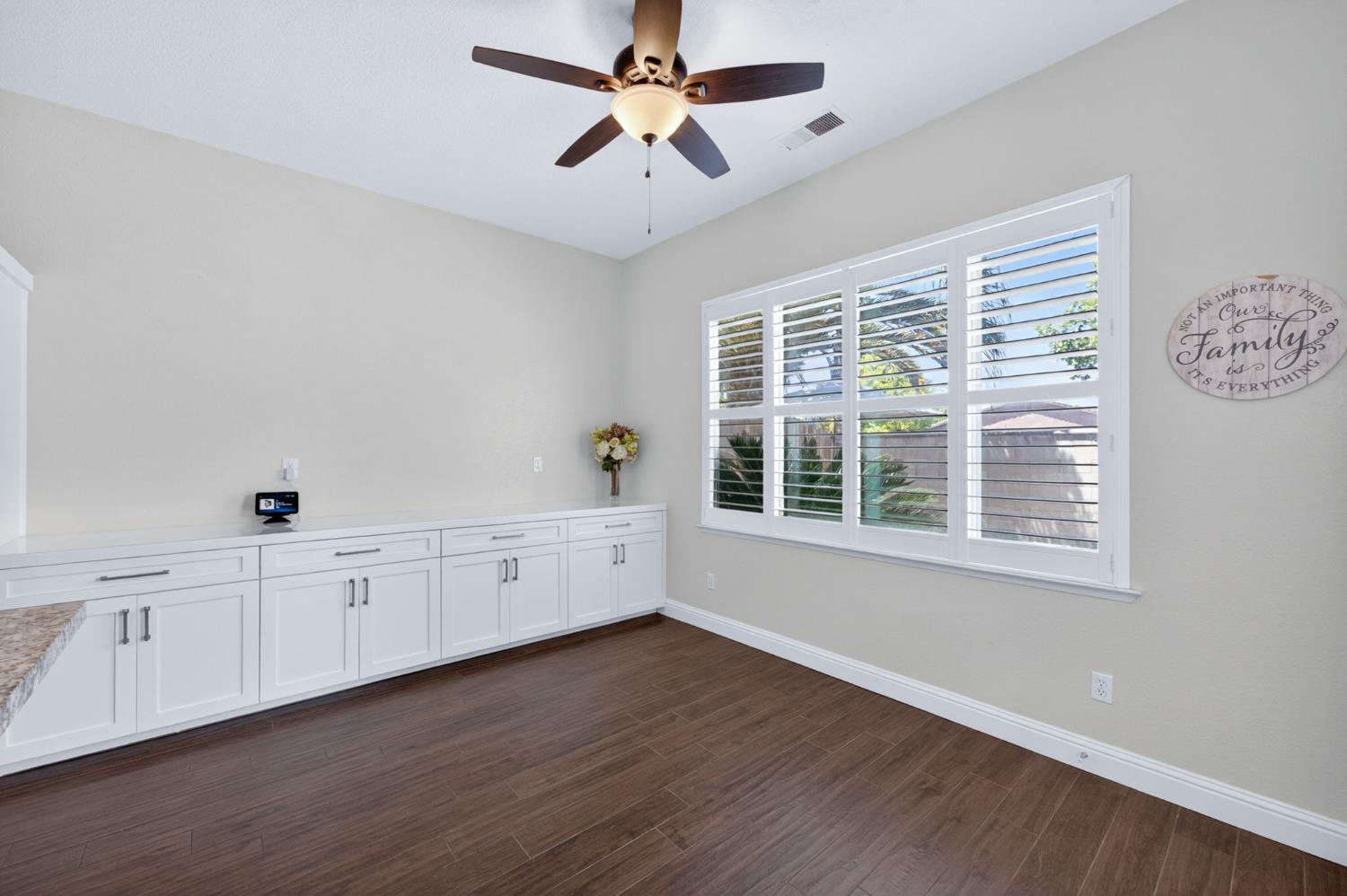 2319 Prescott Ave, Clovis, CA 93619