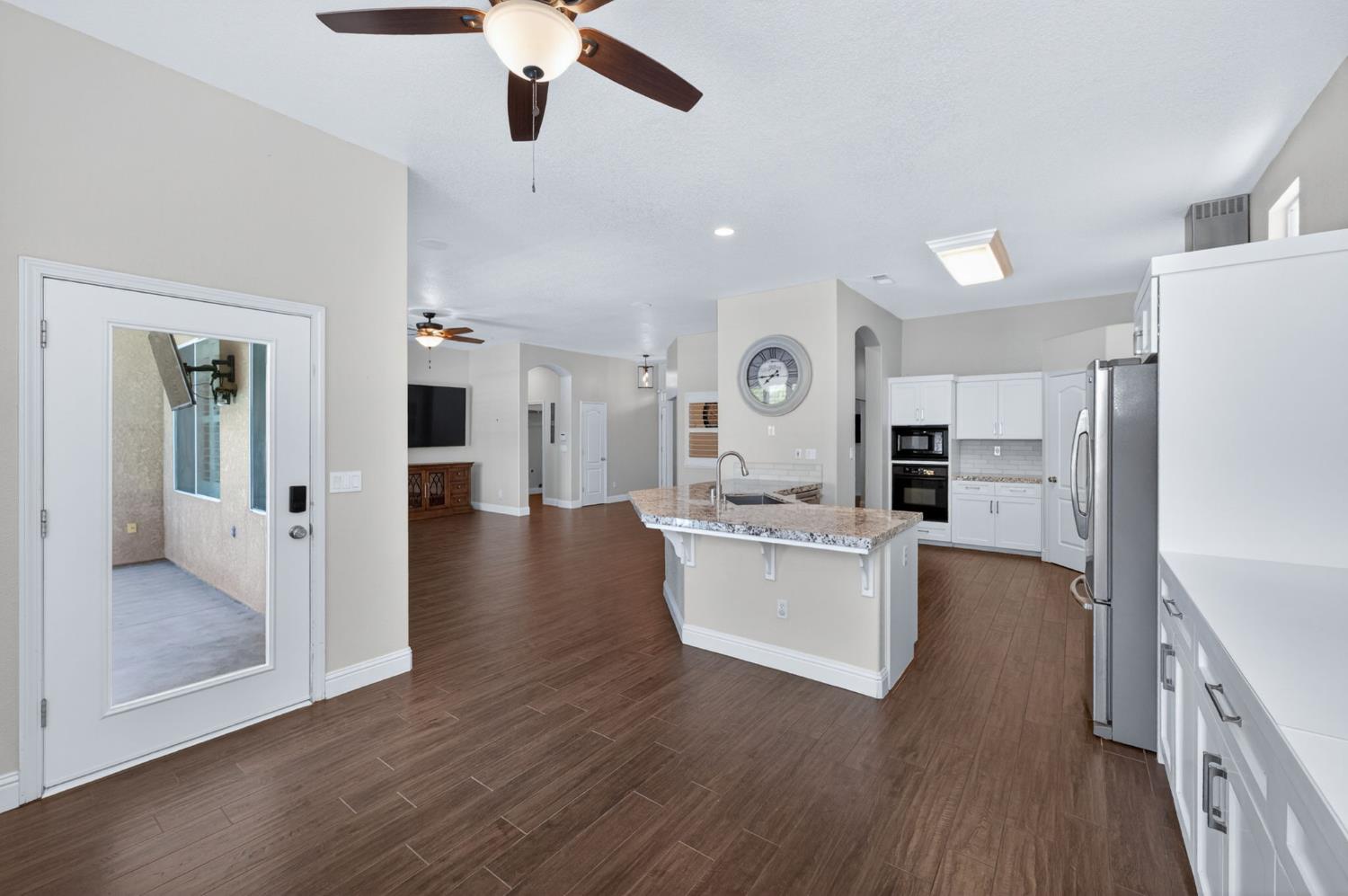 2319 Prescott Ave, Clovis, CA 93619