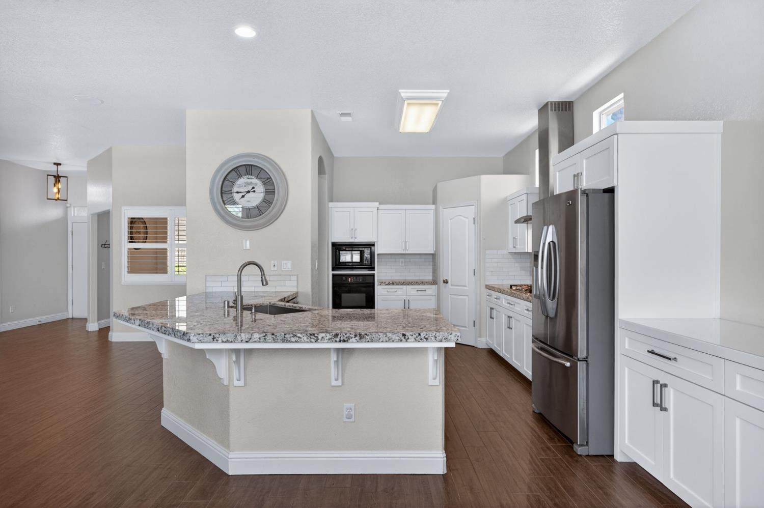 2319 Prescott Ave, Clovis, CA 93619