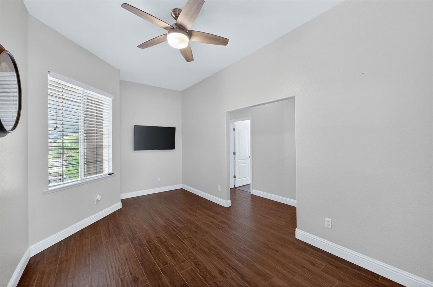 2319 Prescott Ave, Clovis, CA 93619