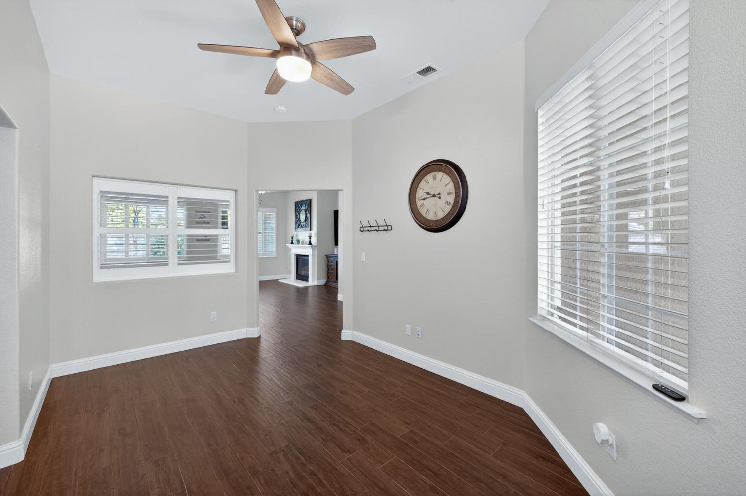 2319 Prescott Ave, Clovis, CA 93619