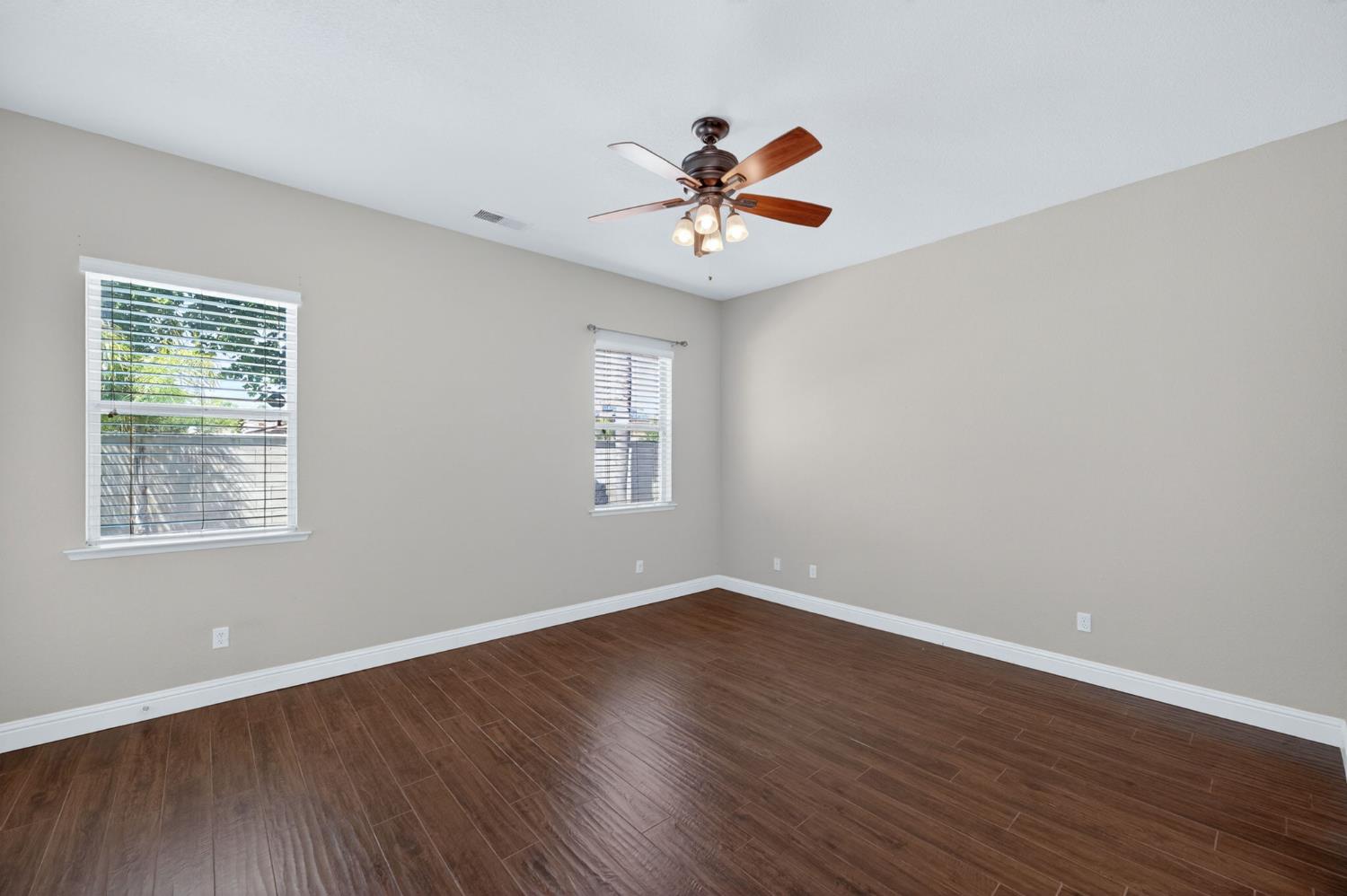 2319 Prescott Ave, Clovis, CA 93619