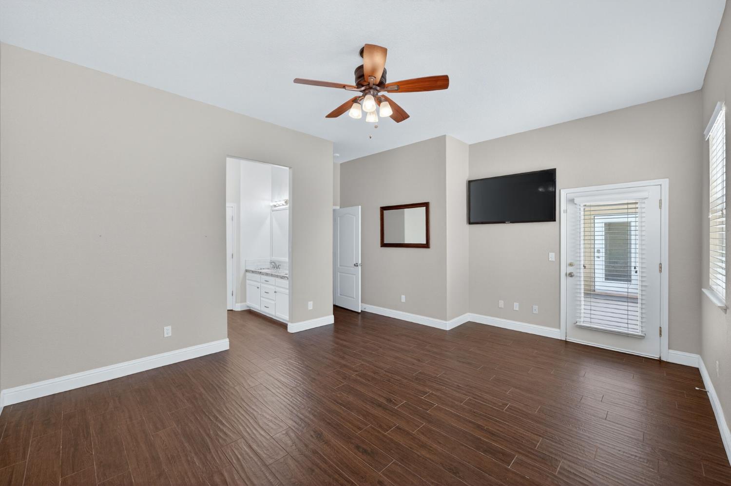 2319 Prescott Ave, Clovis, CA 93619