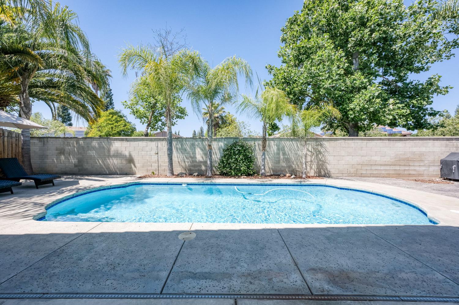 2319 Prescott Ave, Clovis, CA 93619