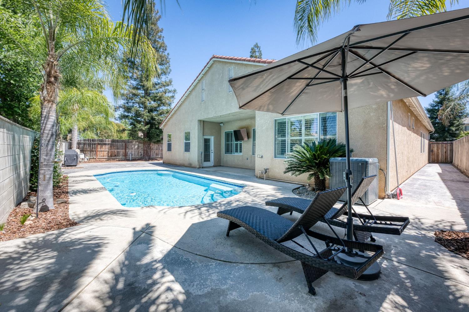 2319 Prescott Ave, Clovis, CA 93619