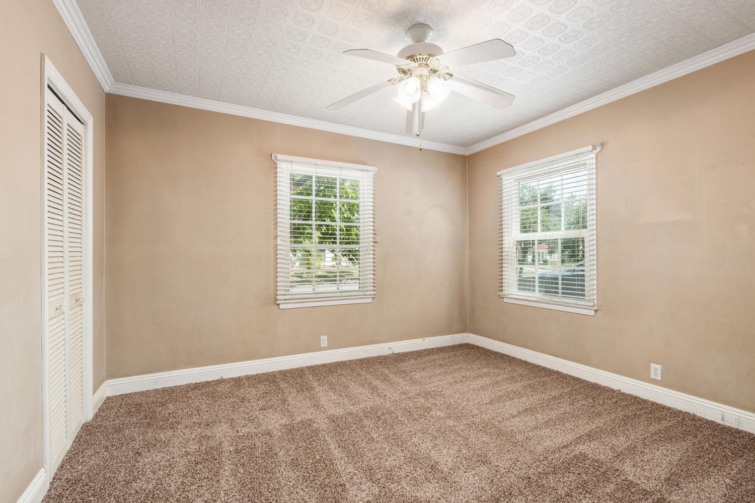 1633 N Thorne Ave, Fresno, CA 93704