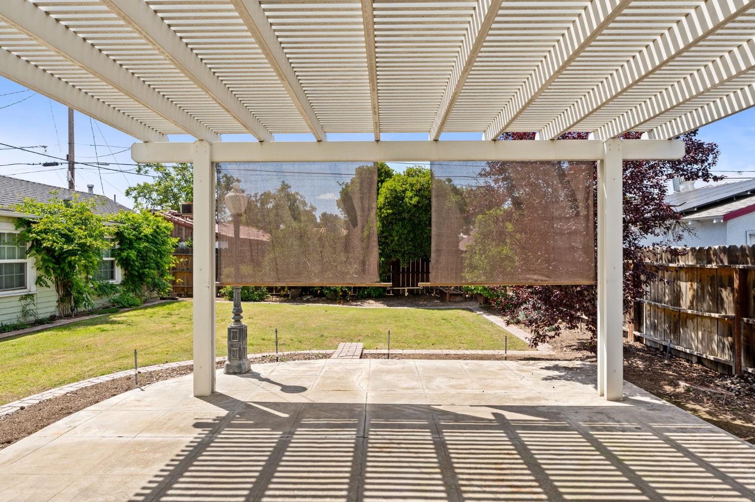 1633 N Thorne Ave, Fresno, CA 93704