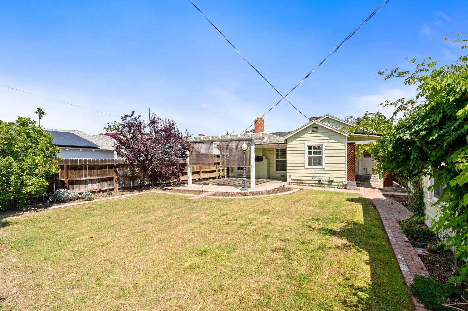 1633 N Thorne Ave, Fresno, CA 93704