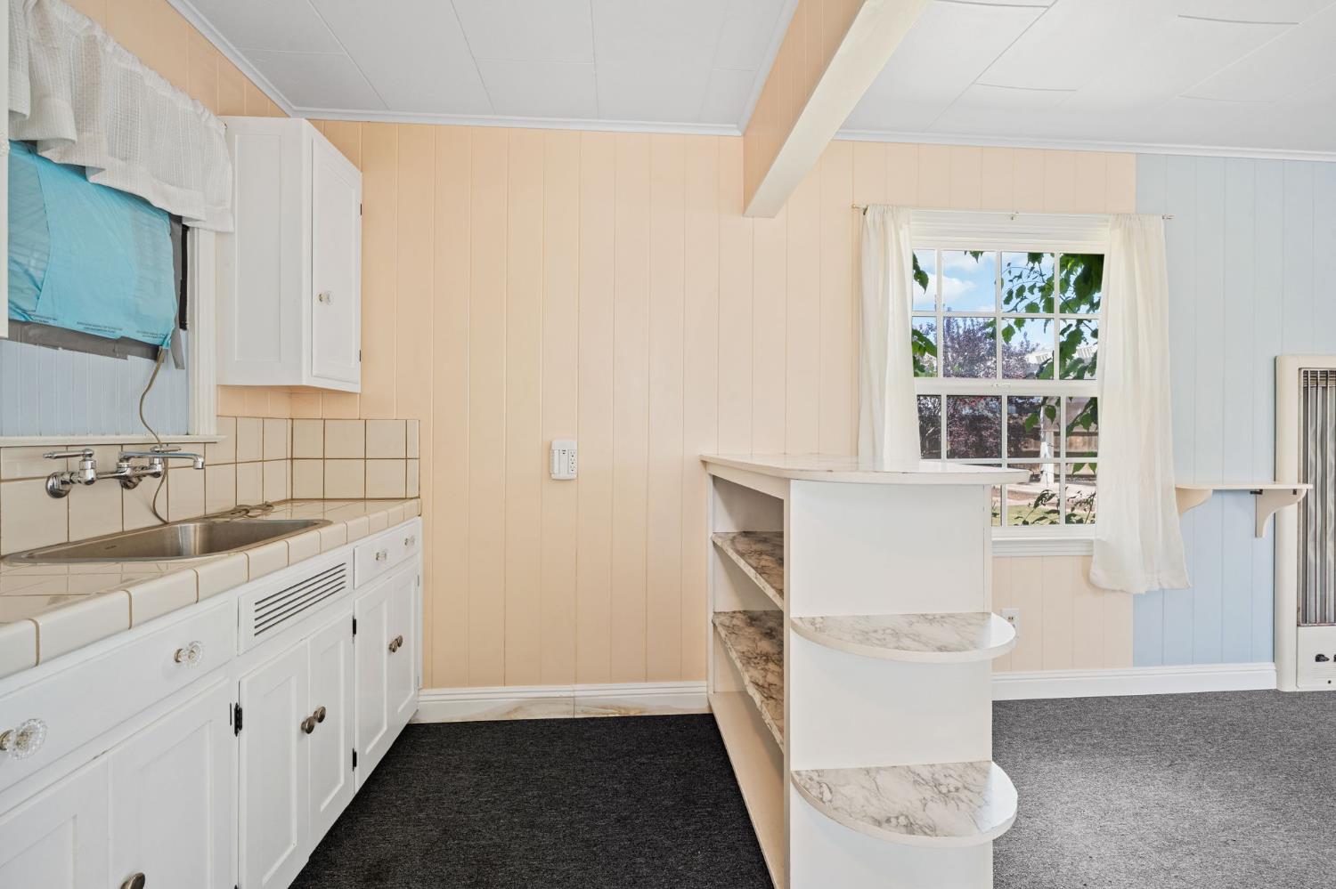 1633 N Thorne Ave, Fresno, CA 93704