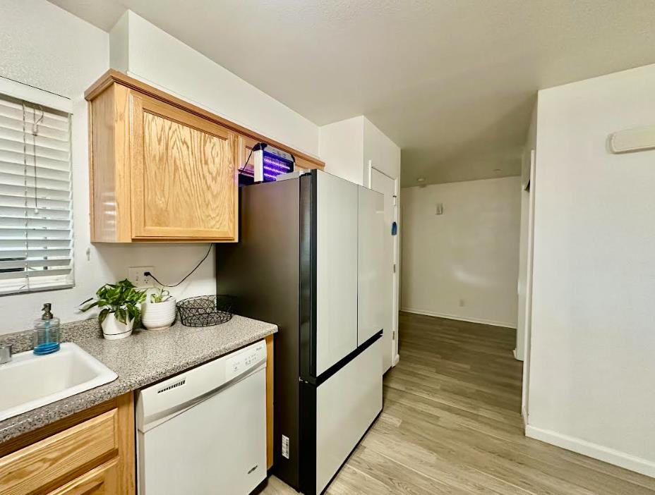 2390 S Laval Ave, Fresno, CA 93725
