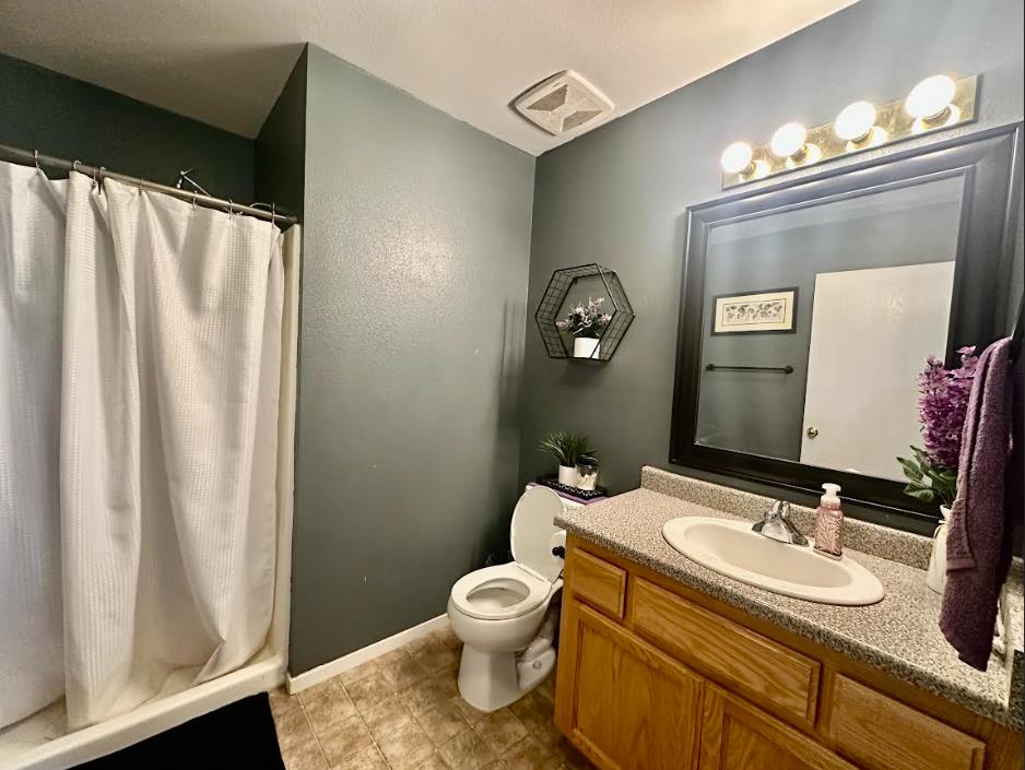 2390 S Laval Ave, Fresno, CA 93725