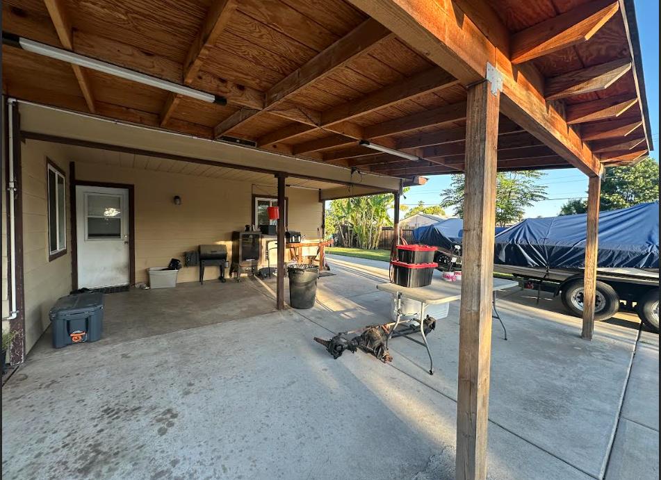 2390 S Laval Ave, Fresno, CA 93725