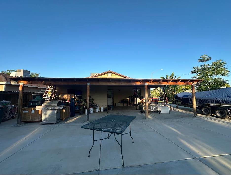 2390 S Laval Ave, Fresno, CA 93725