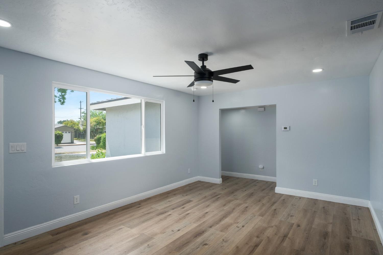 2719 E Norwich Ave, Fresno, CA 93726