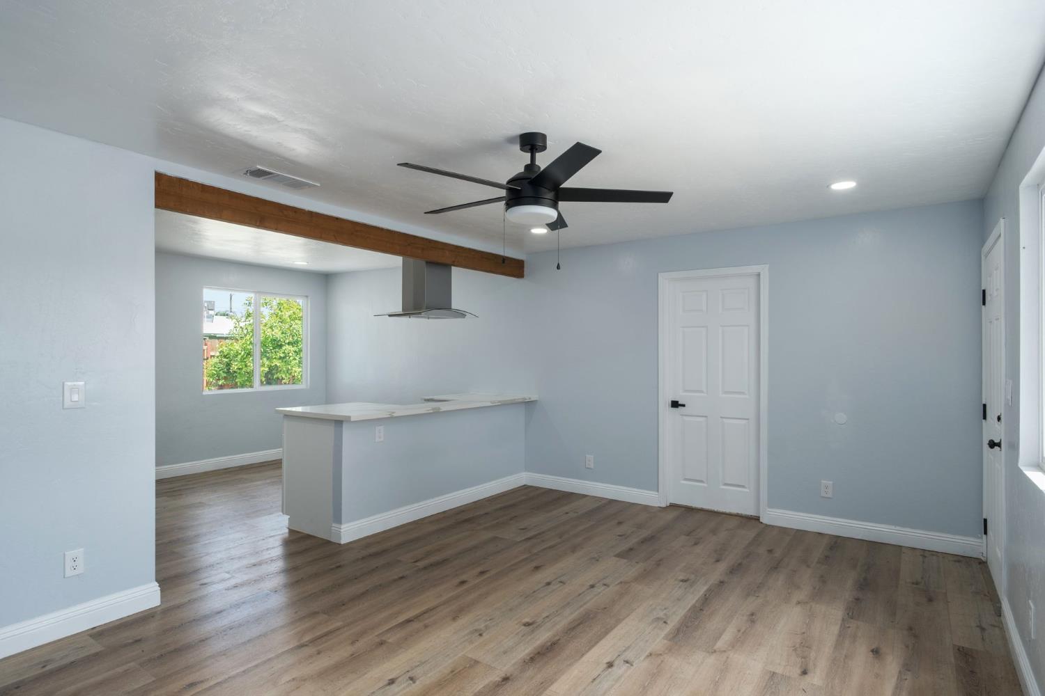 2719 E Norwich Ave, Fresno, CA 93726