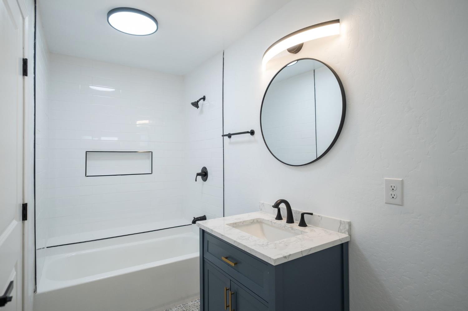 2719 E Norwich Ave, Fresno, CA 93726