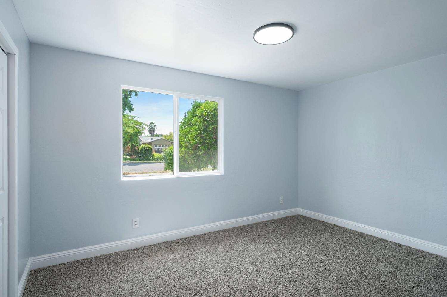 2719 E Norwich Ave, Fresno, CA 93726