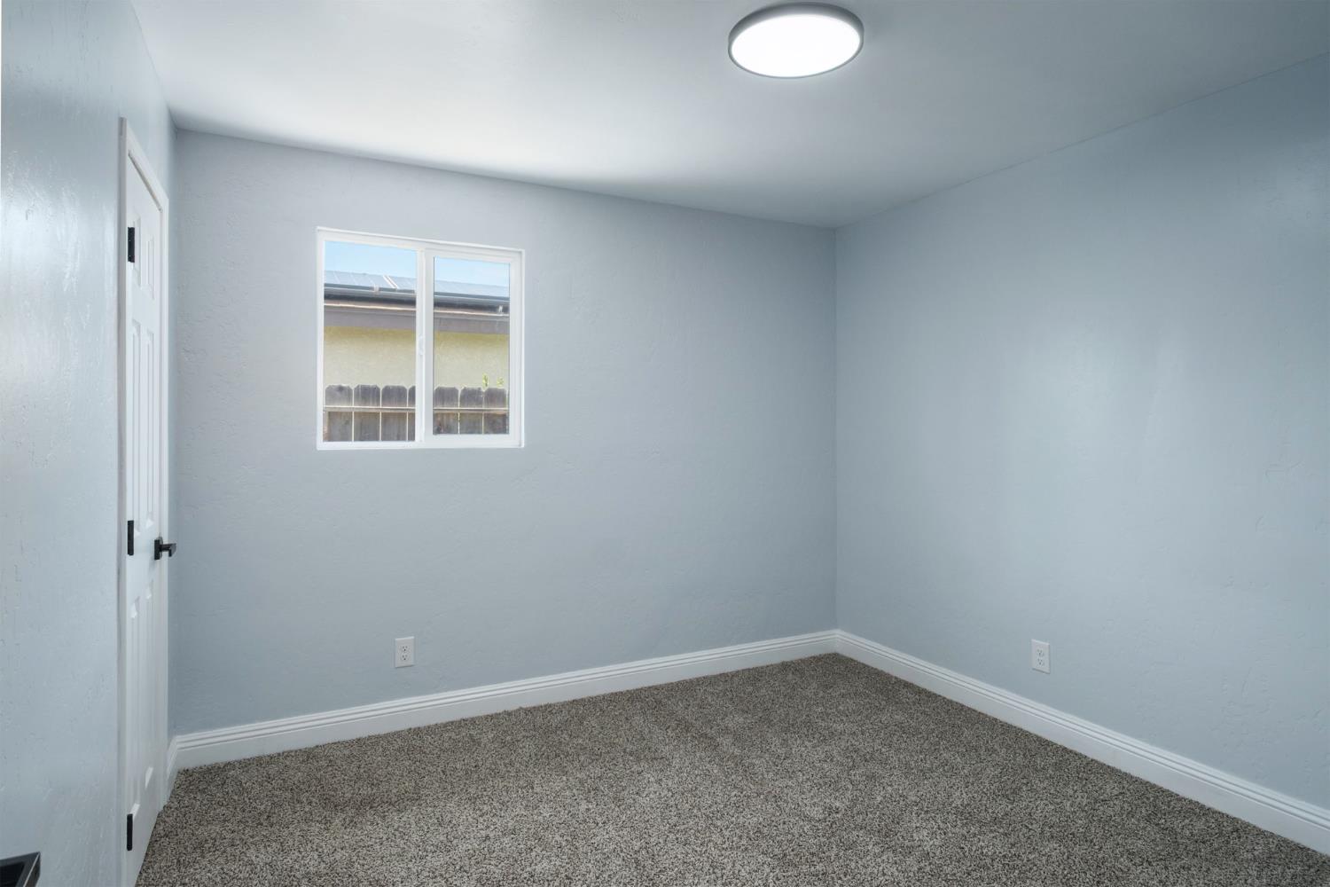 2719 E Norwich Ave, Fresno, CA 93726