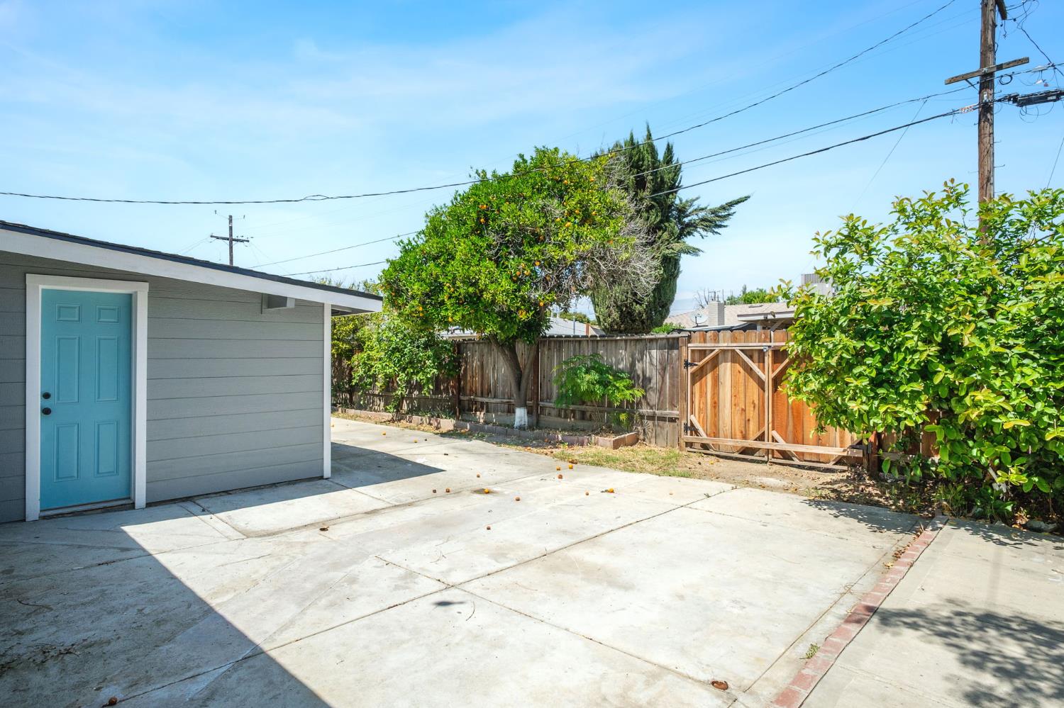 2719 E Norwich Ave, Fresno, CA 93726