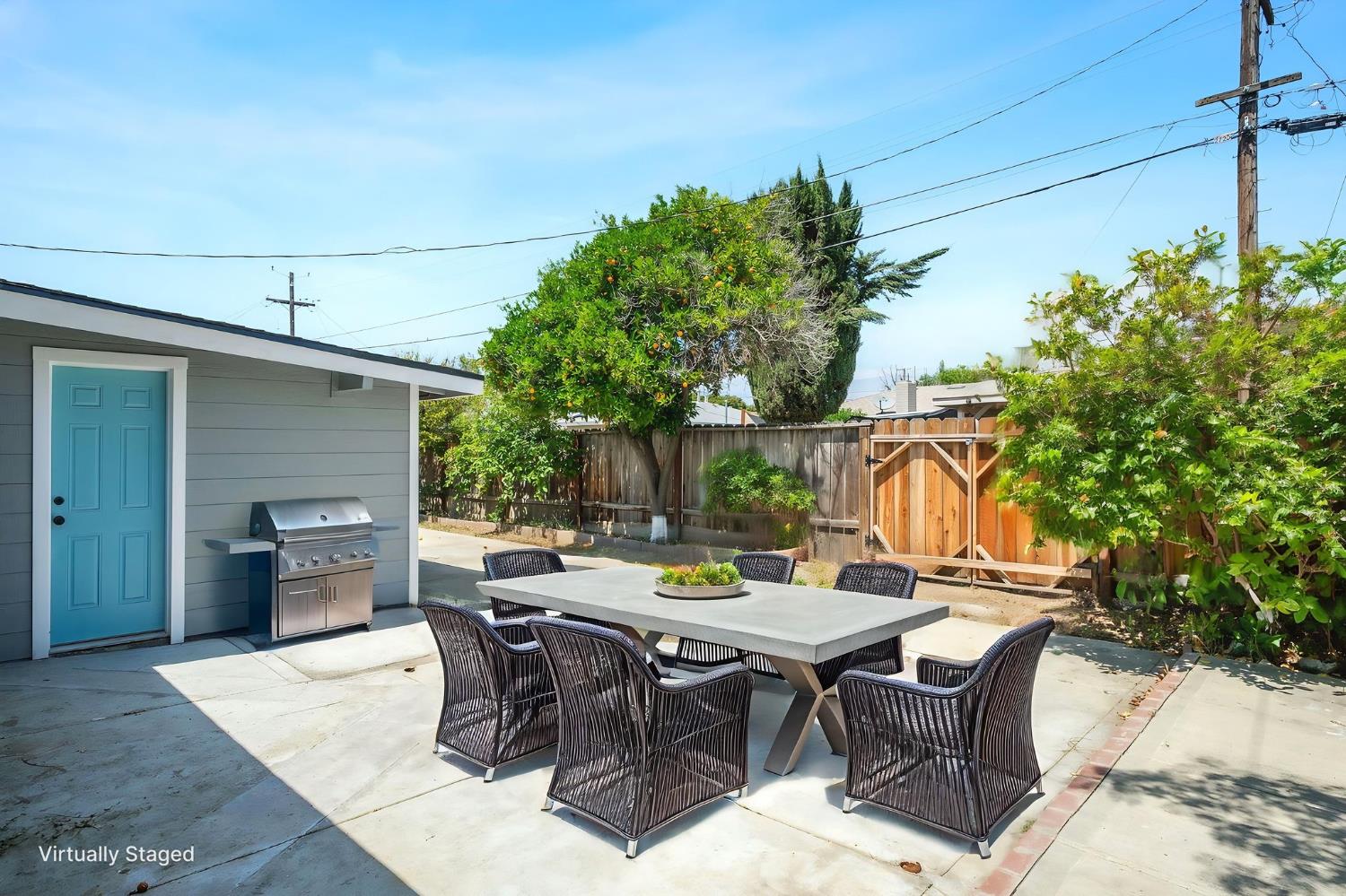 2719 E Norwich Ave, Fresno, CA 93726