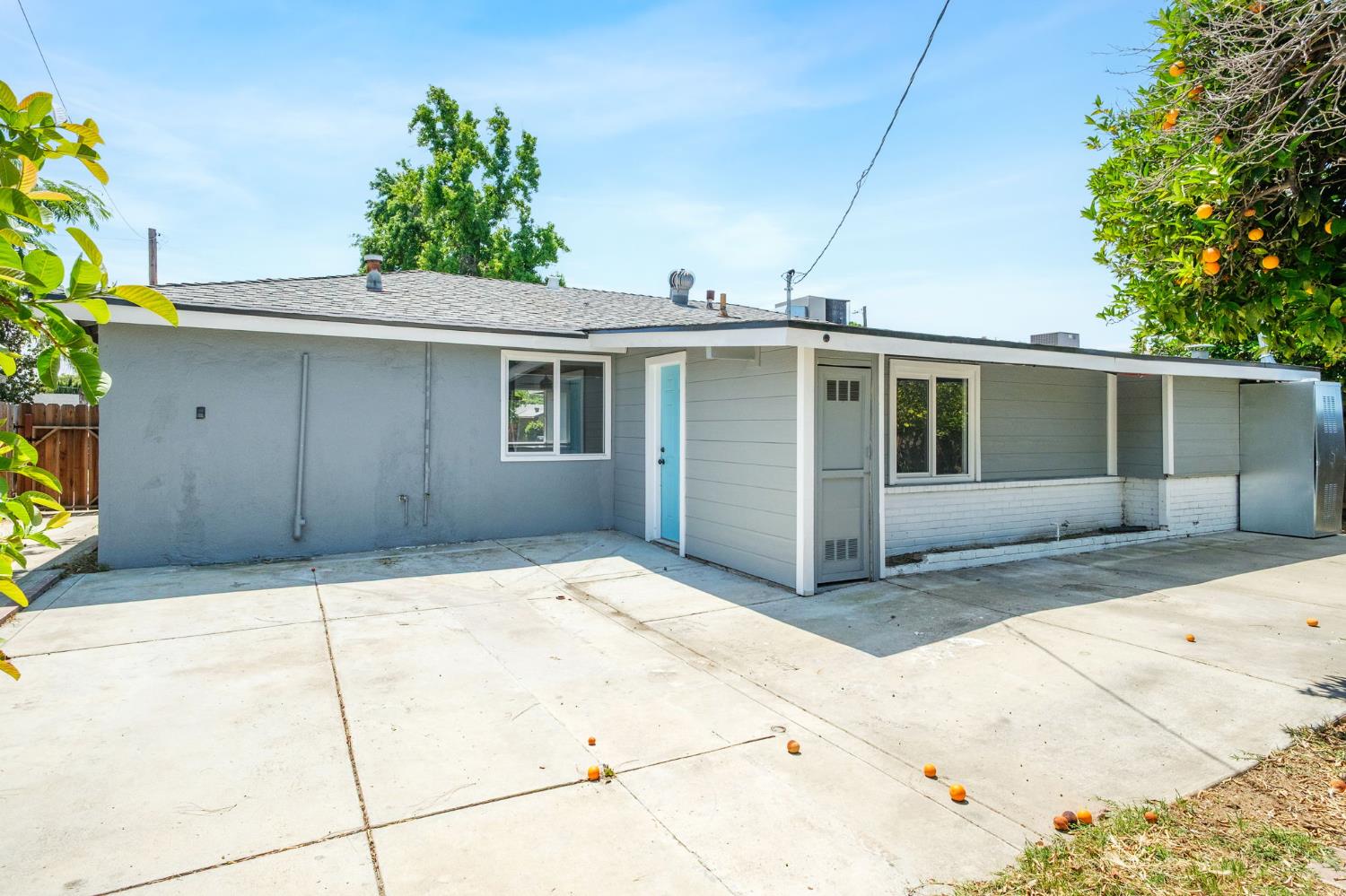 2719 E Norwich Ave, Fresno, CA 93726