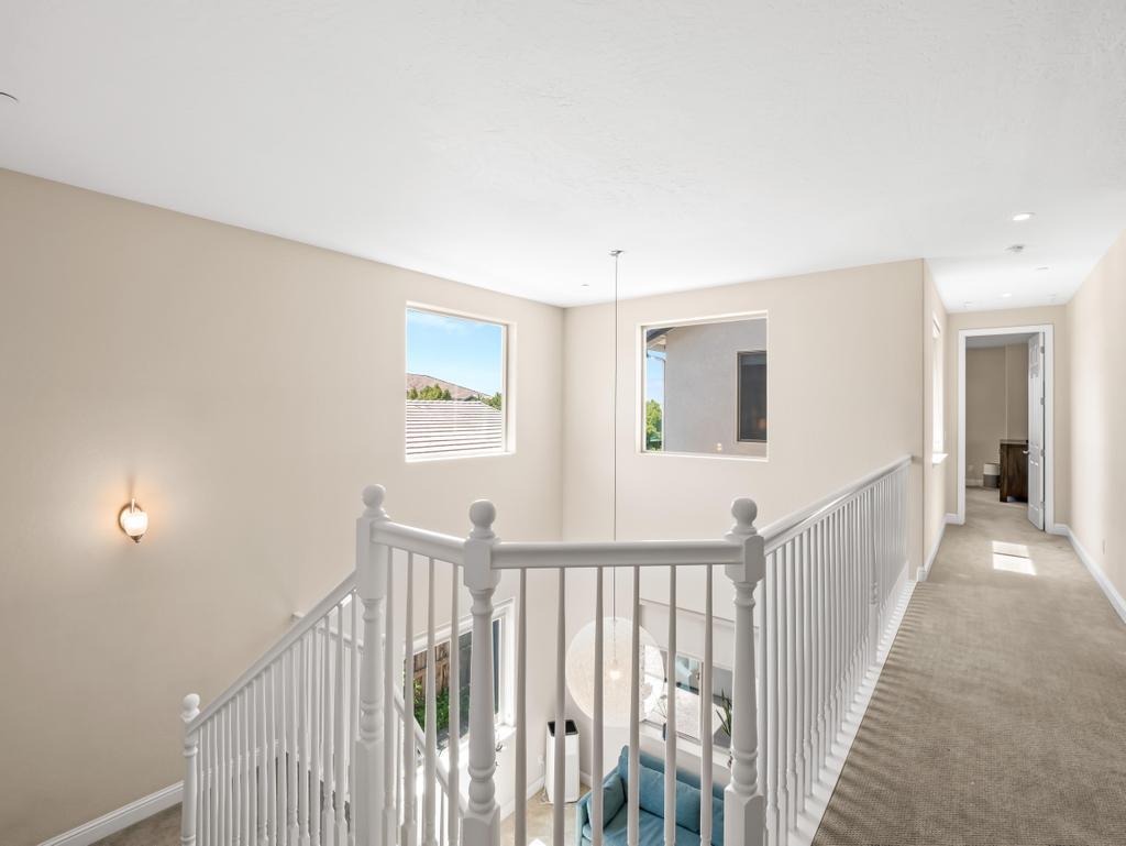 1229 E Via Roma Dr, Fresno, CA 93730