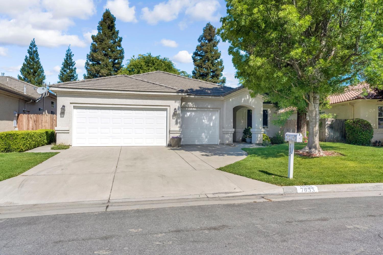 7633 N Hanna Ave, Fresno, CA 93722