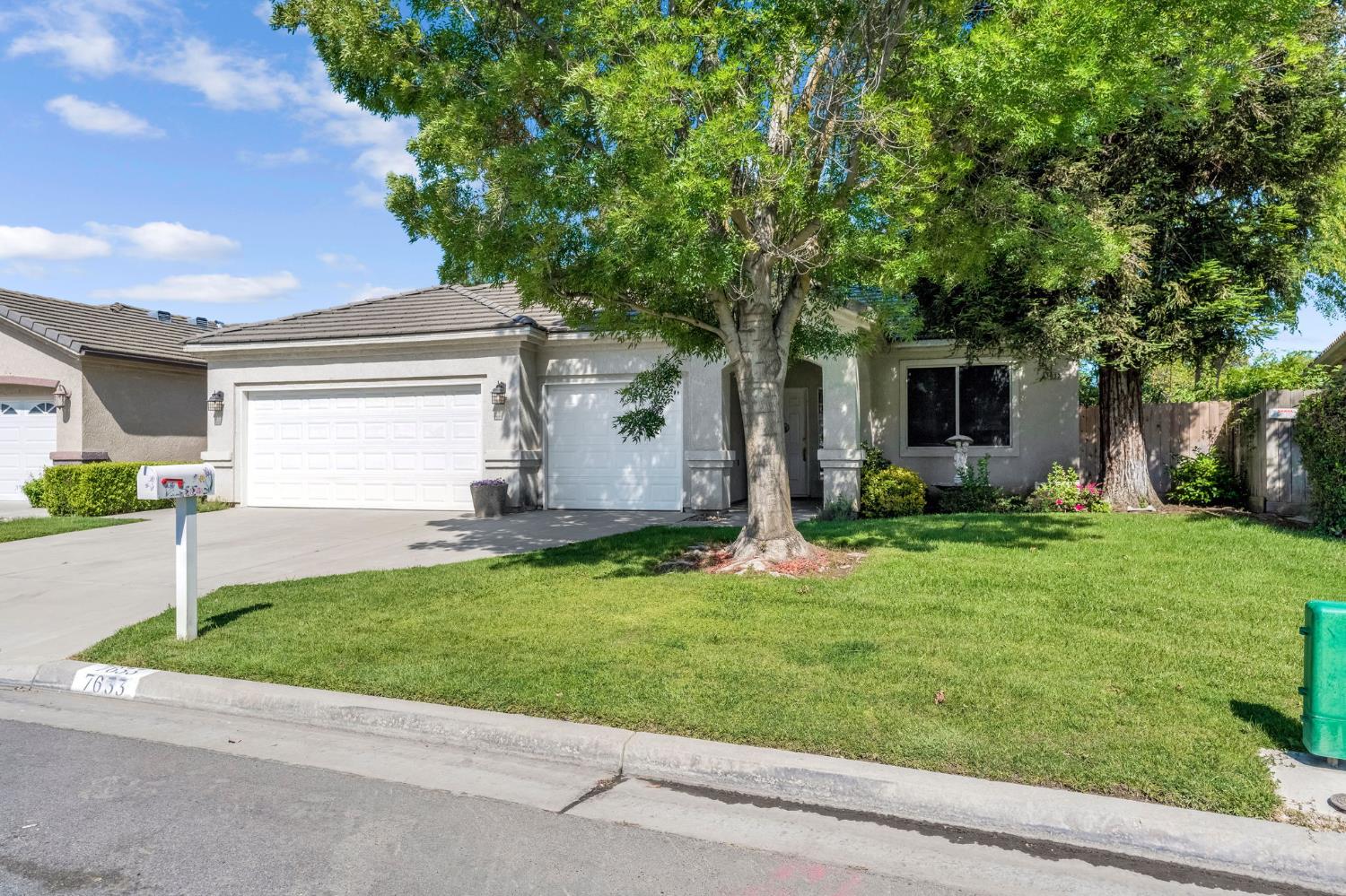 7633 N Hanna Ave, Fresno, CA 93722