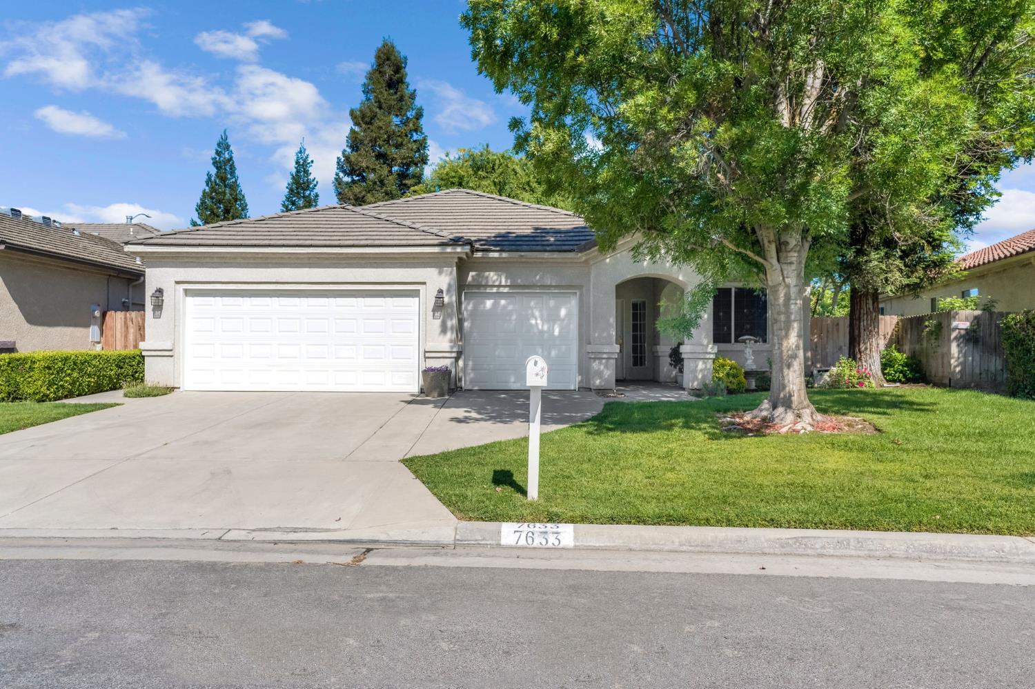 7633 N Hanna Ave, Fresno, CA 93722