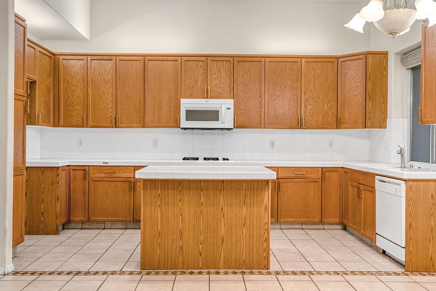 7633 N Hanna Ave, Fresno, CA 93722