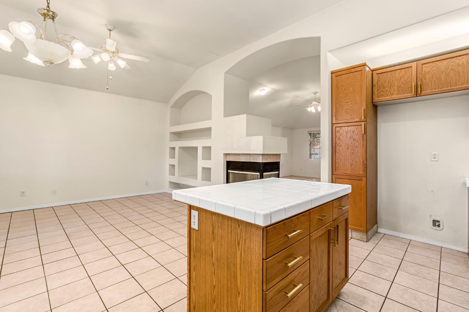 7633 N Hanna Ave, Fresno, CA 93722