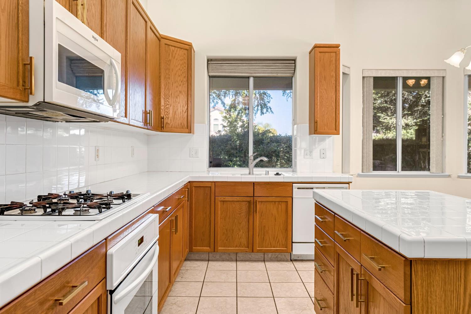 7633 N Hanna Ave, Fresno, CA 93722