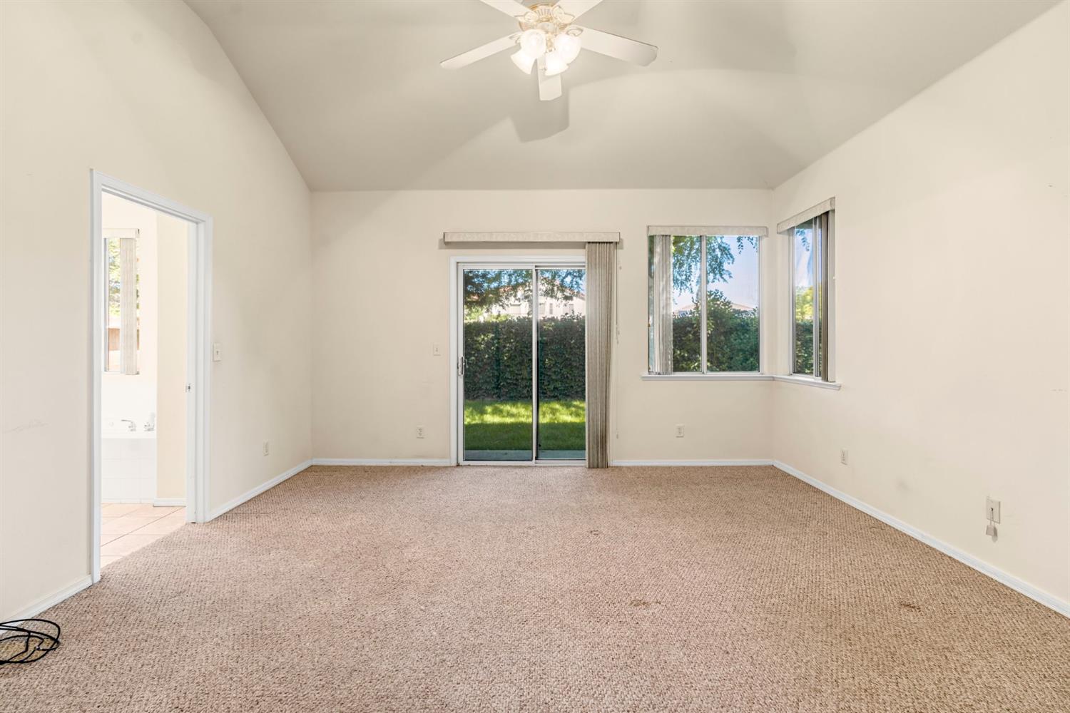 7633 N Hanna Ave, Fresno, CA 93722