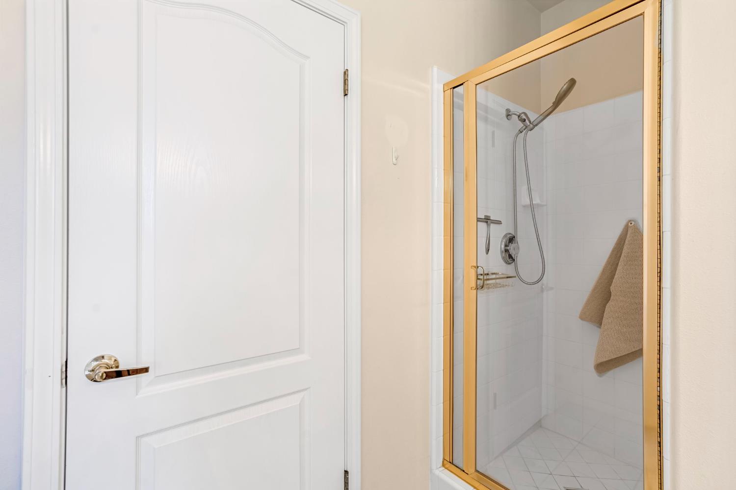 7633 N Hanna Ave, Fresno, CA 93722