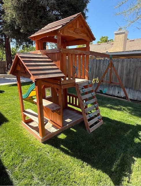 2368 E El Paso Ave, Fresno, CA 93720